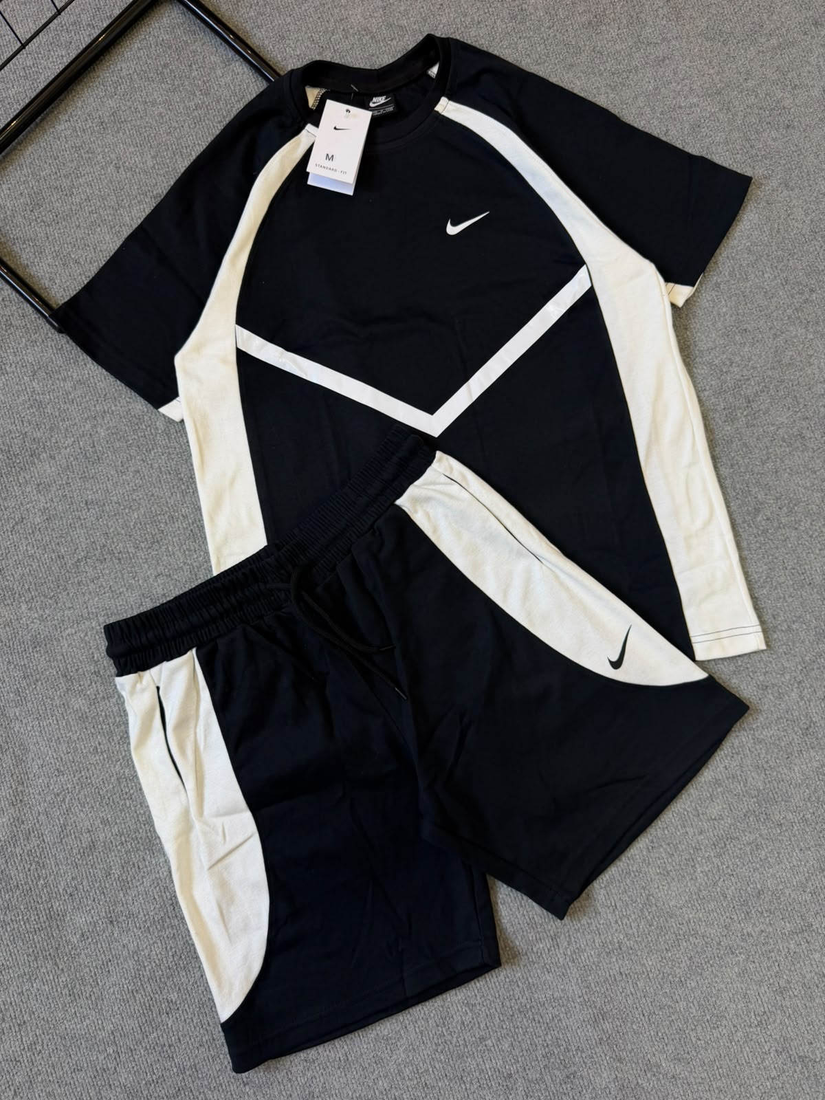 CONJUNTO NIKE TECH (SUEDINE)