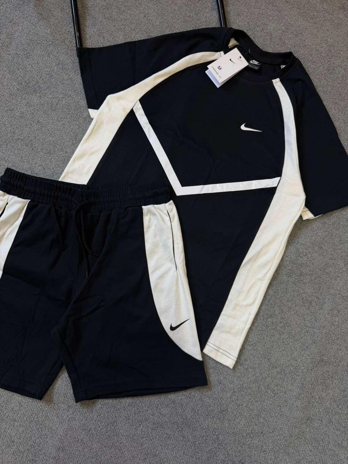 CONJUNTO NIKE TECH (SUEDINE)